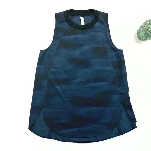 Athleta Navy Zephyr Print Blur Camo Sleeveless Crew Neck Athletic Tank Size XXS - Picture 3 of 15